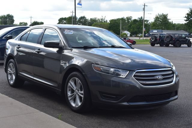 Used 2017 Ford Taurus SEL FWD image 11