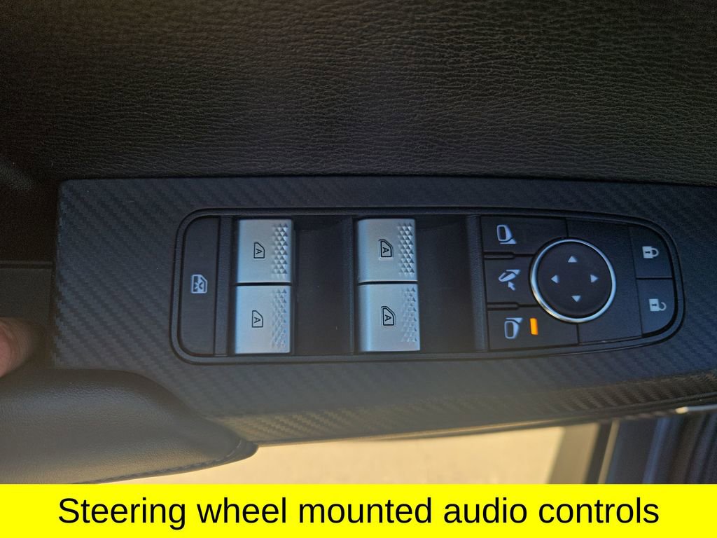 Used 2025 Mitsubishi Outlander AWD image 18