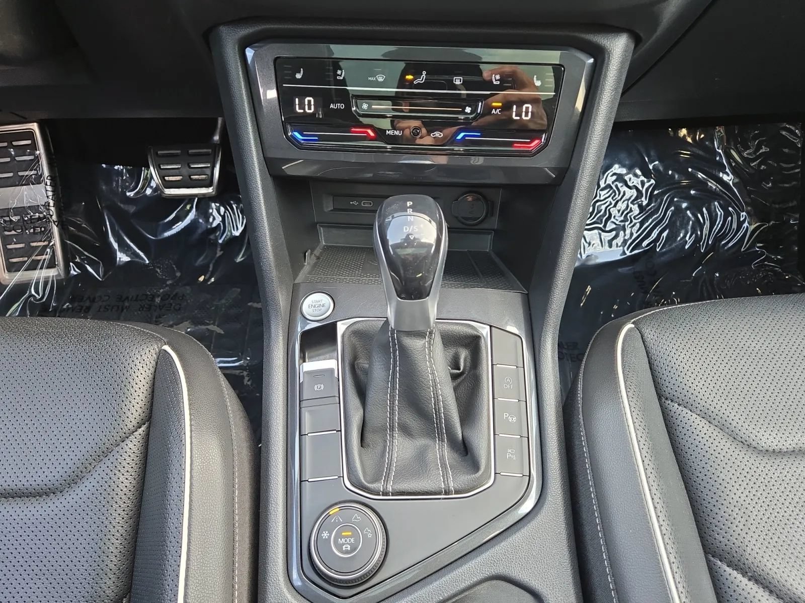 Used 2022 Volkswagen Tiguan SEL R-Line AWD/4WD image 17