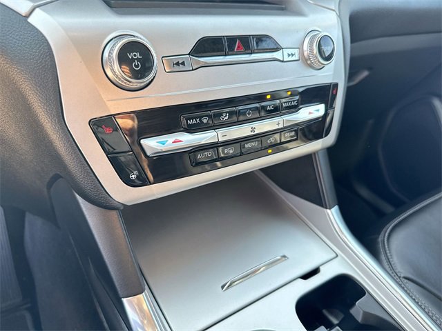 Certified 2022 Ford Explorer XLT w/ Equipment Group 202A image 21