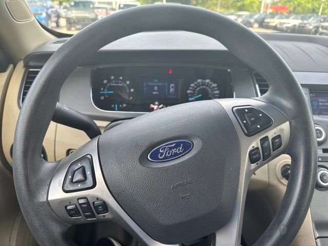 Used 2016 Ford Taurus SE FWD image 10