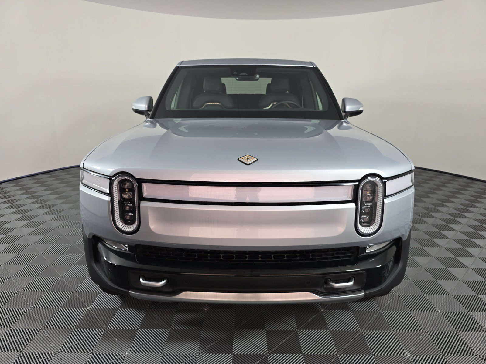 Used 2024 Rivian R1T Adventure AWD/4WD image 8