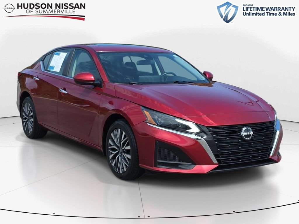 Used 2023 Nissan Altima 2.5 SV w/ SV Premium Package