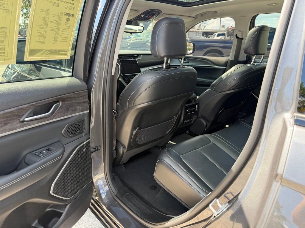 Certified 2022 Jeep Grand Cherokee Limited w/ Trailer Tow Prep Group (B) image 29