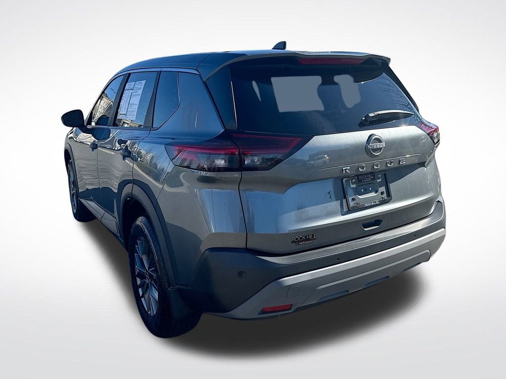 Used 2023 Nissan Rogue S image 5