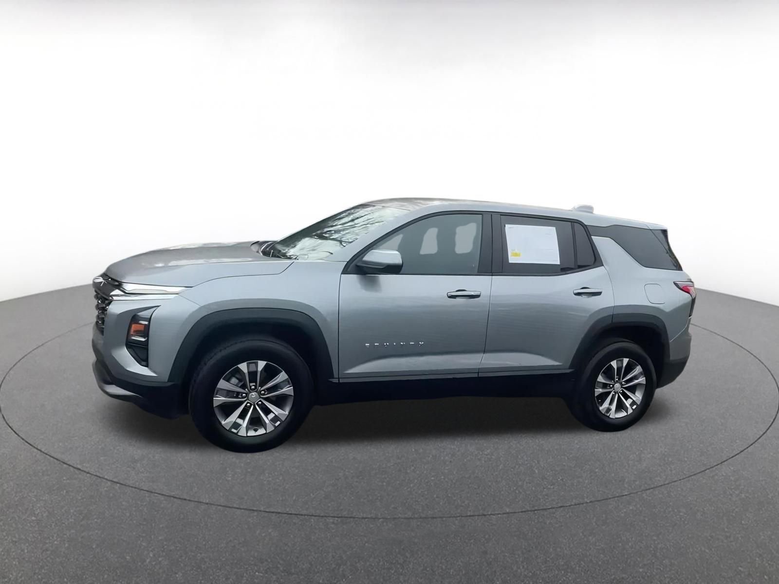 Used 2025 Chevrolet Equinox LT image 8