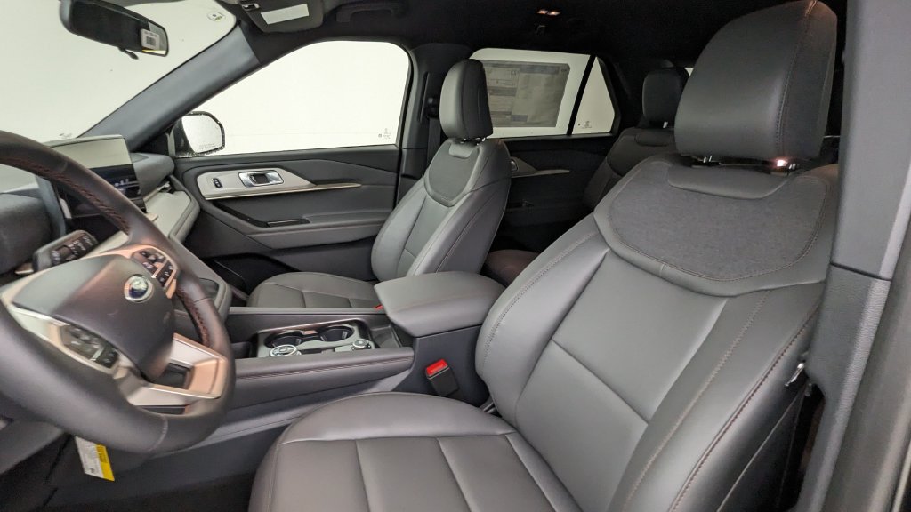 New 2027 Ford Explorer Active w/ Active Comfort Package AWD/4WD image 2
