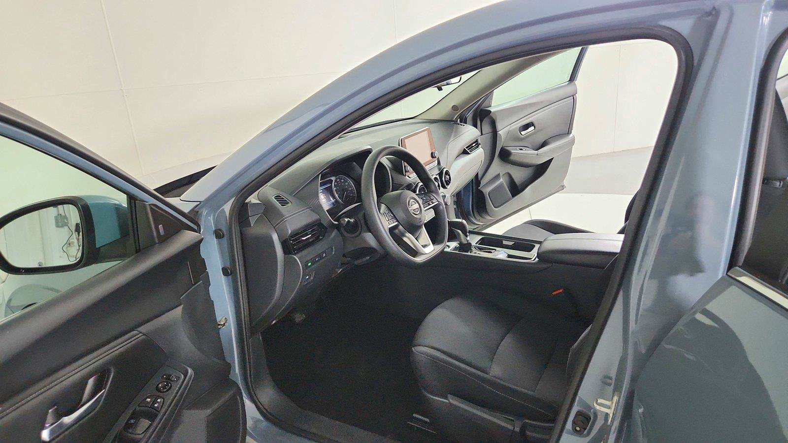 Used 2024 Nissan Sentra SV FWD image 16