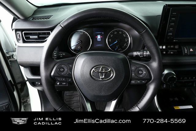 Used 2022 Toyota RAV4 XLE Premium image 9