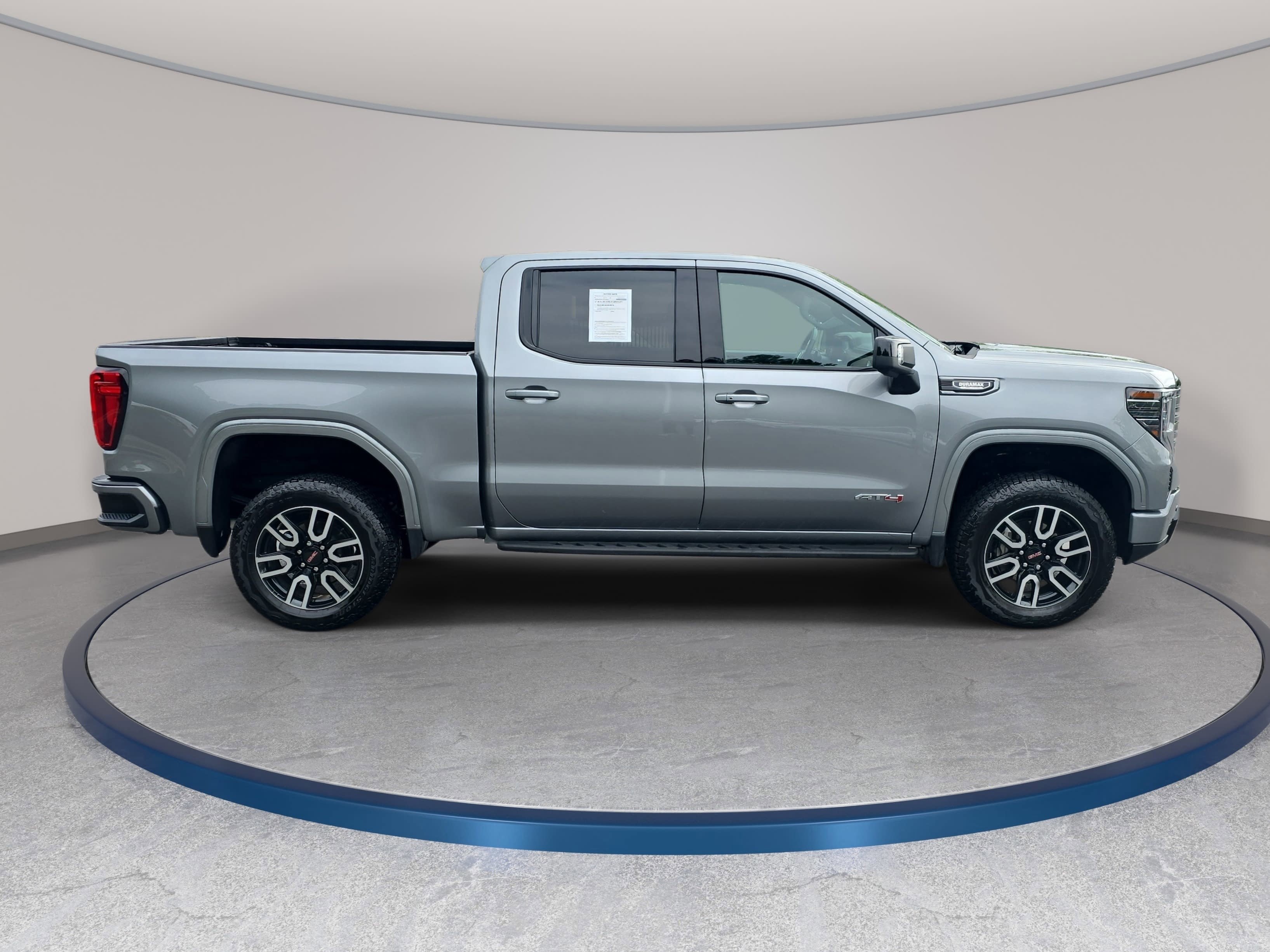 Used 2025 GMC Sierra 1500 AT4 w/ AT4 Premium Package AWD/4WD image 4