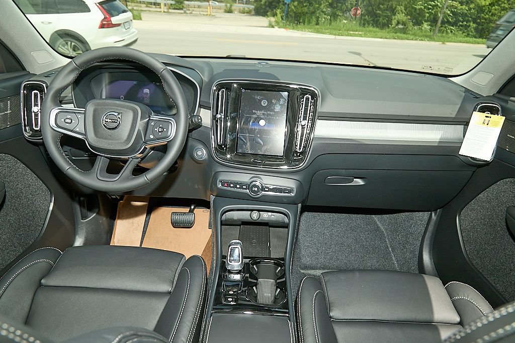 New 2026 Volvo XC40 B5 Plus w/ Climate Package AWD/4WD image 23