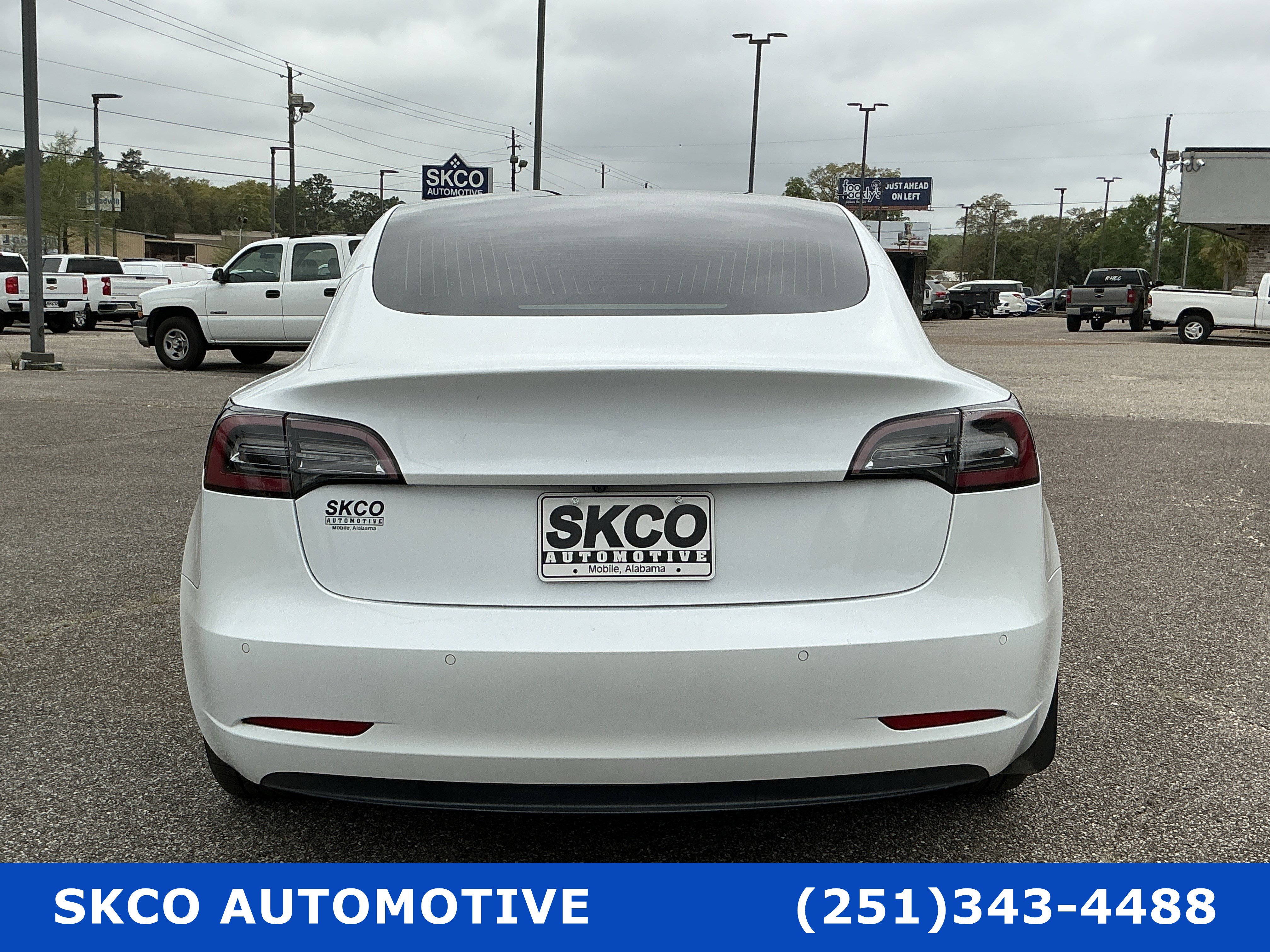 Used 2020 Tesla Model 3 Standard Range image 4