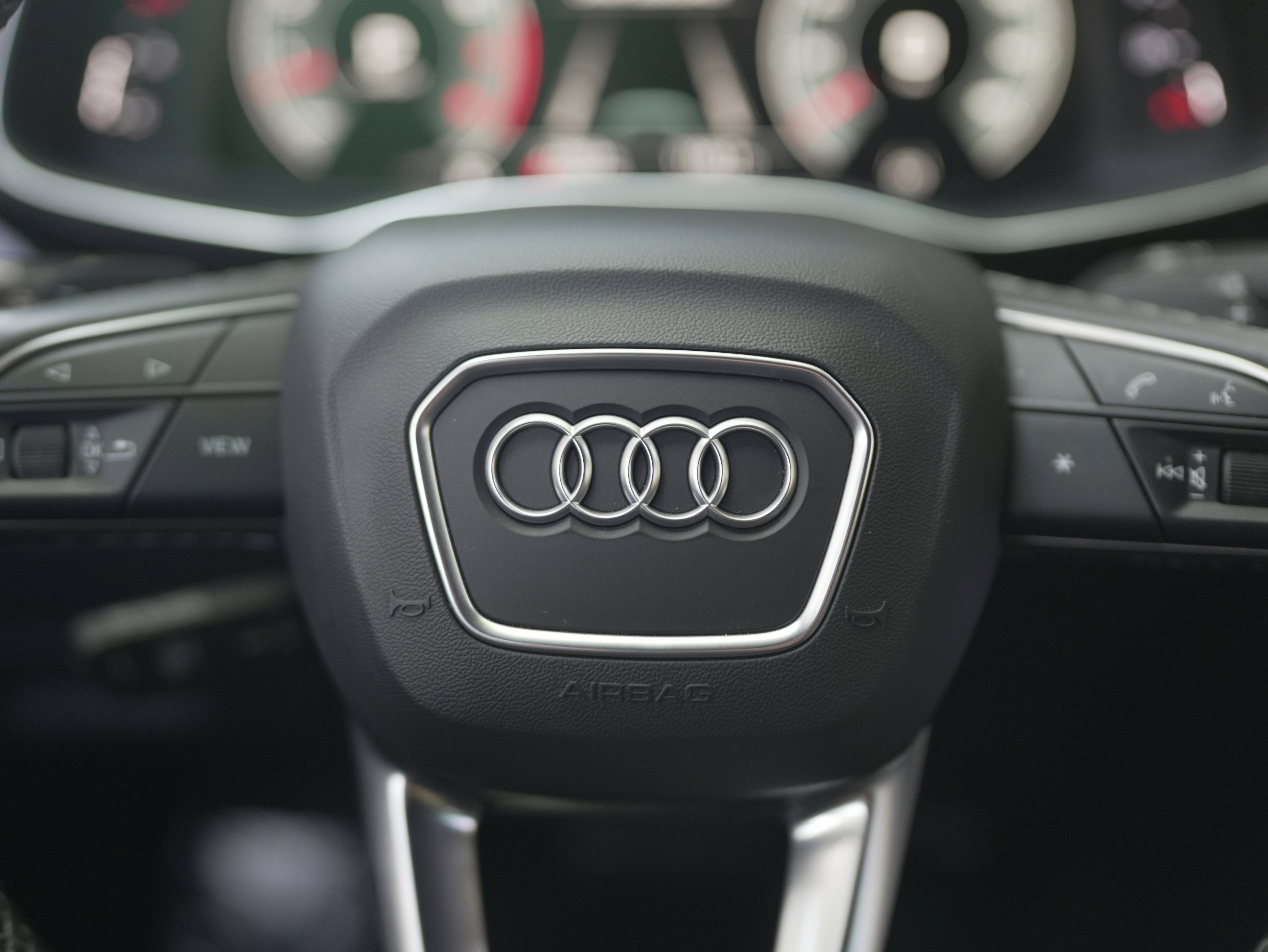 Used 2022 Audi Q8 Premium Plus w/ Premium Plus Package image 18