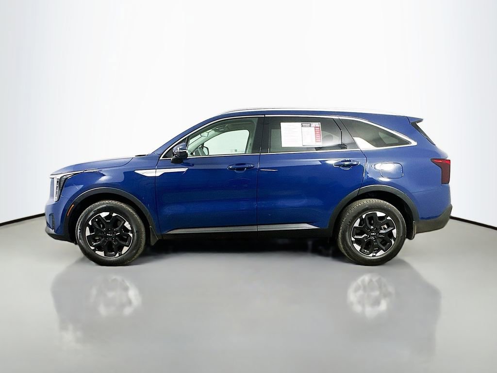 Used 2024 Kia Sorento S w/ Panoramic Sunroof Package image 5
