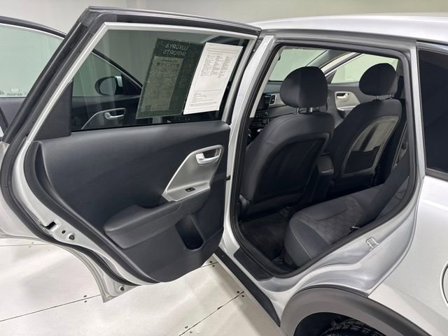 Used 2018 Kia Niro FE FWD image 22