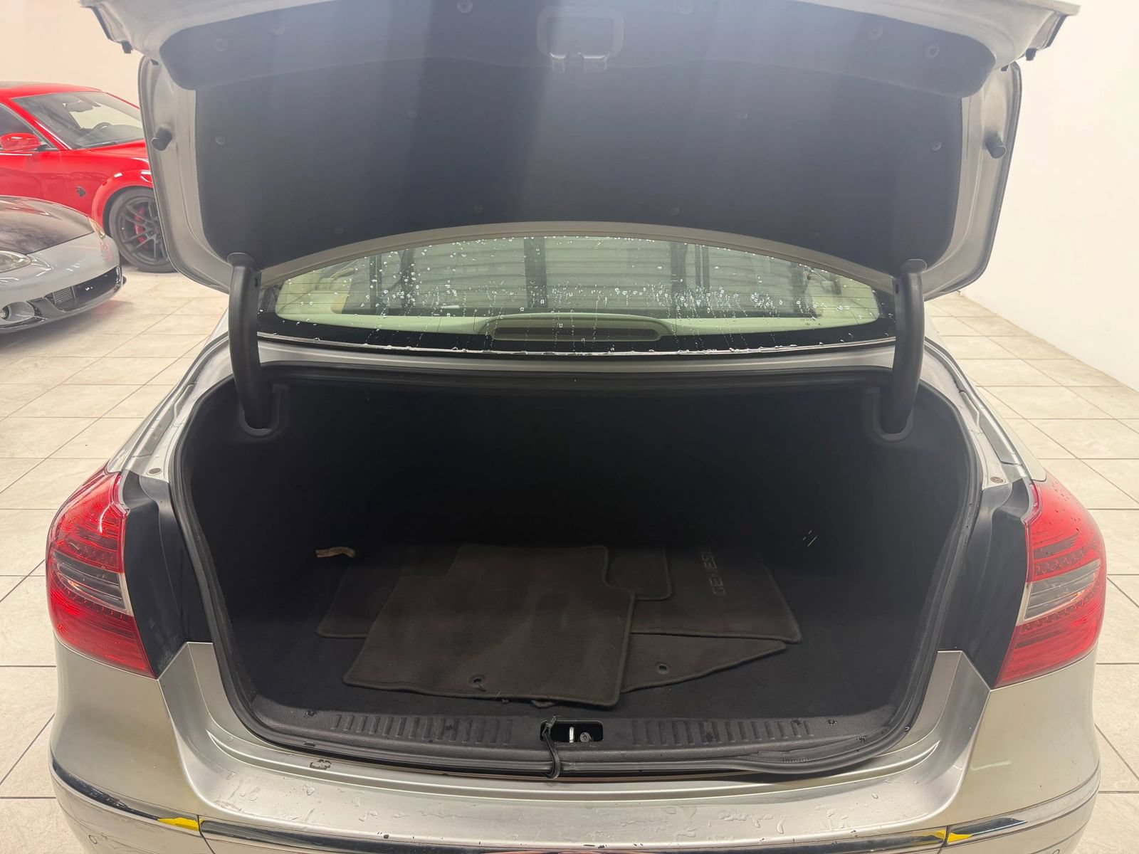 Used 2012 Hyundai Genesis 3.8 w/ Premium Pkg RWD image 16