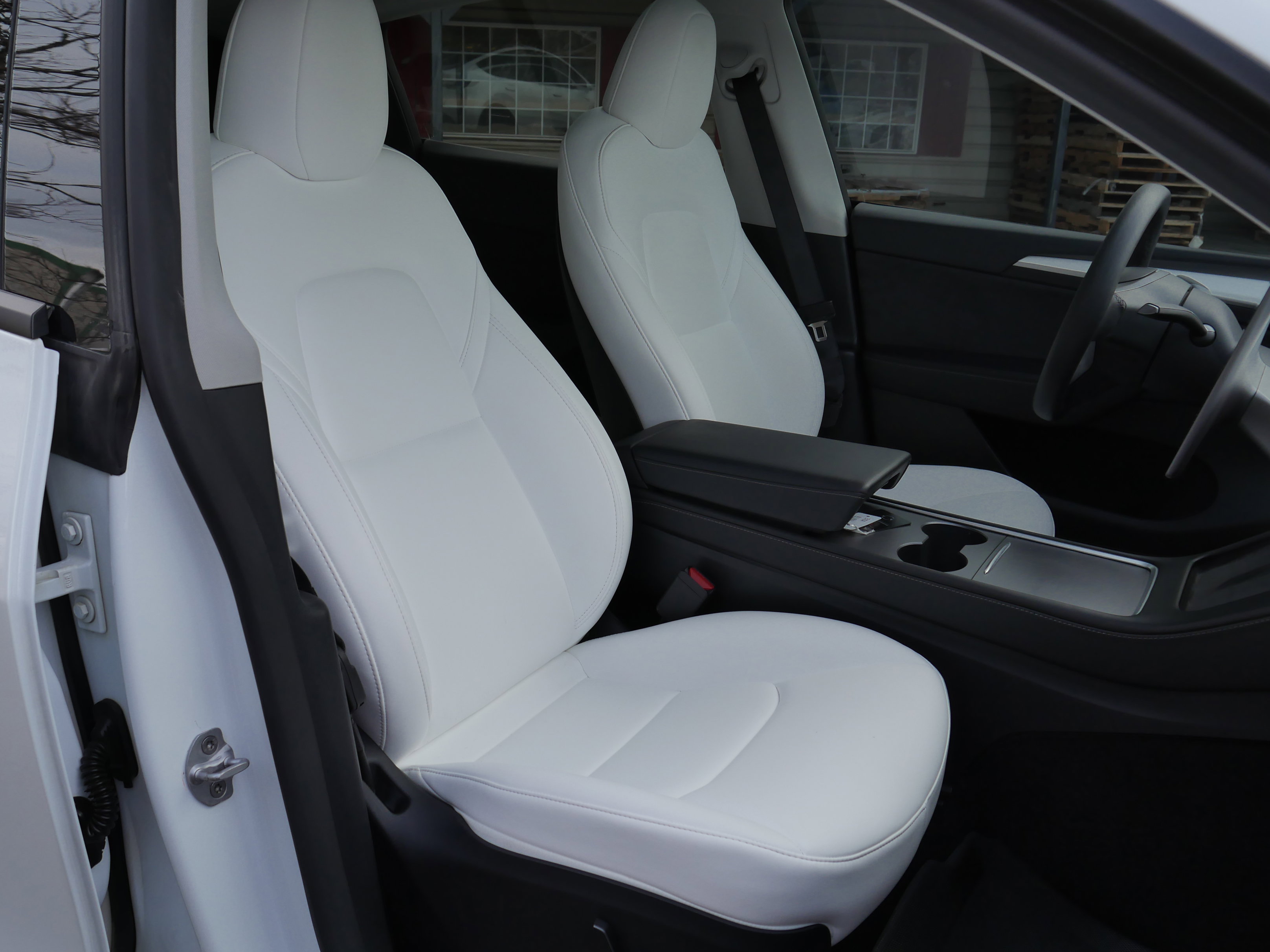 Used 2023 Tesla Model Y Long Range image 18