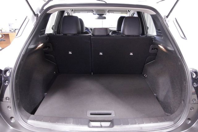 Used 2025 Nissan Kicks SR image 21