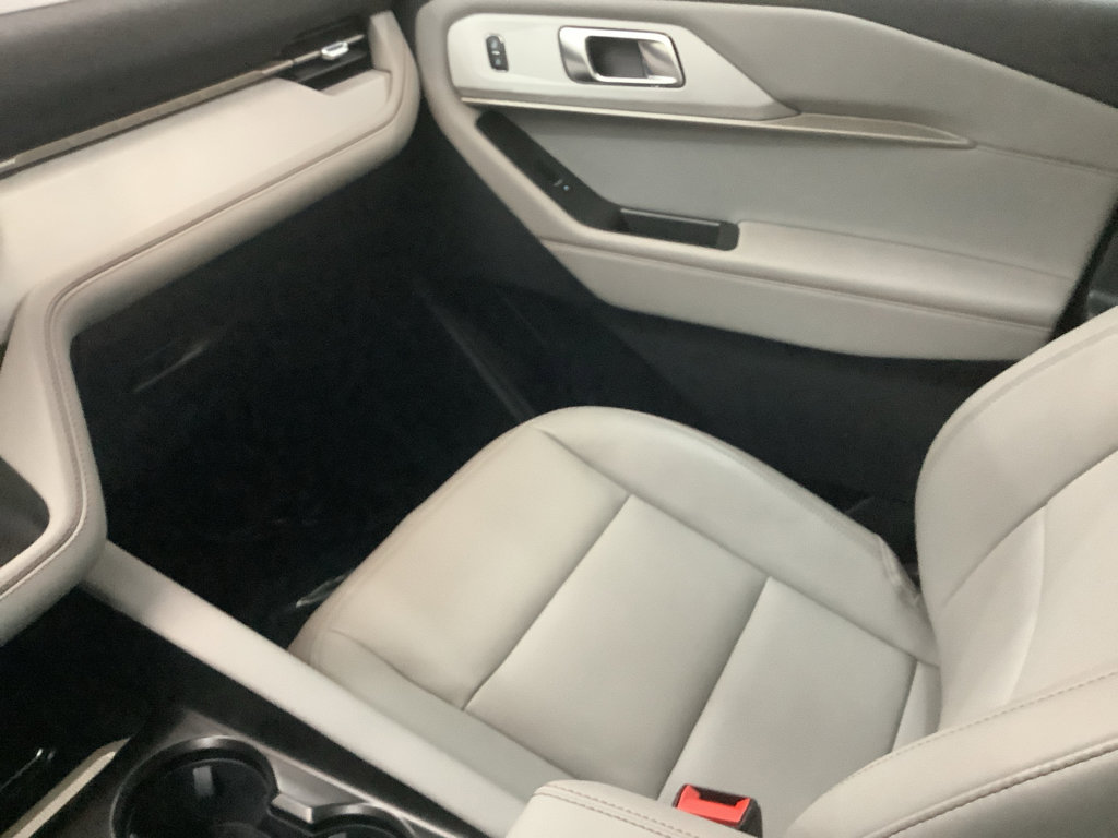 Used 2025 Ford Explorer Active w/ Active Comfort Package image 22