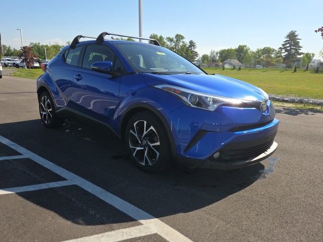 Used 2018 Toyota C-HR XLE FWD image 1
