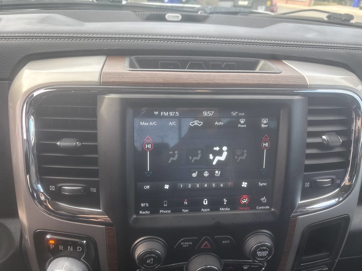 Used 2017 RAM 1500 Laramie w/ Convenience Group image 17