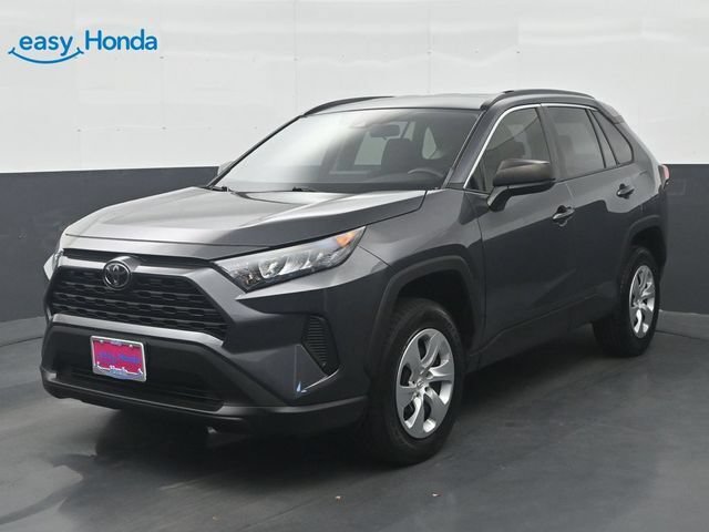 Used 2020 Toyota RAV4 LE FWD image 3