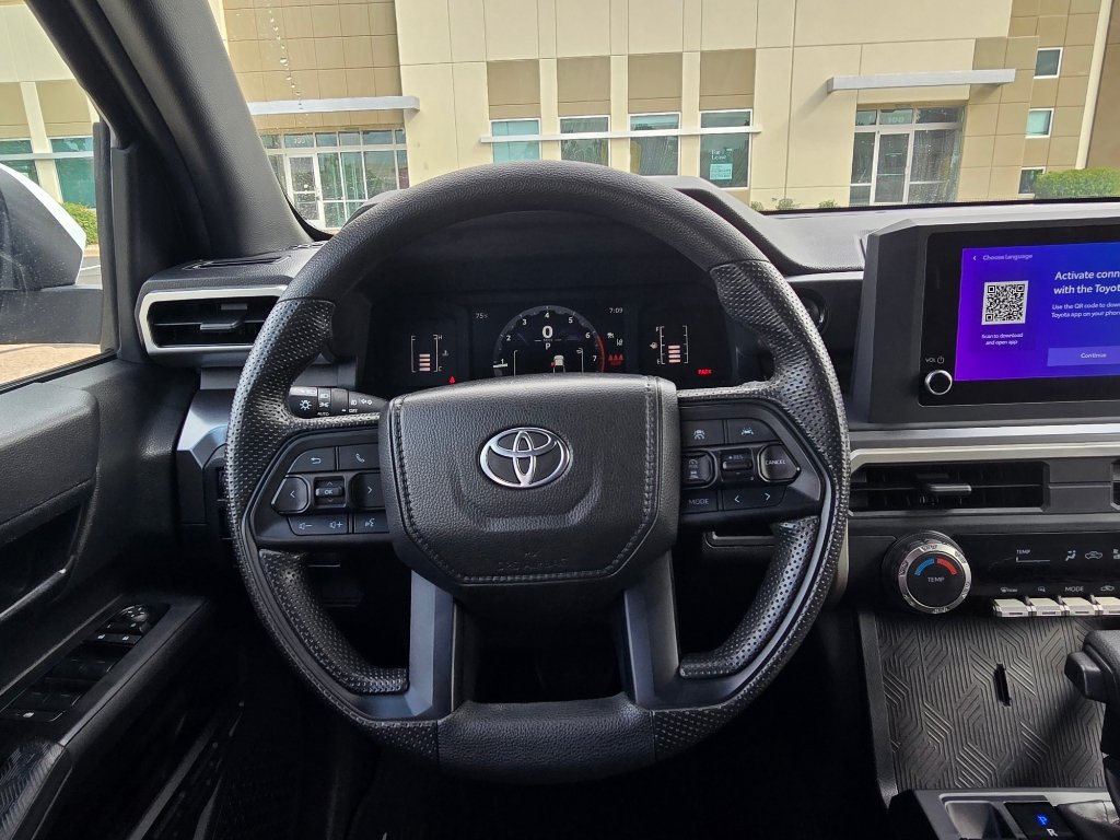 Used 2025 Toyota Tacoma SR5 AWD/4WD image 30