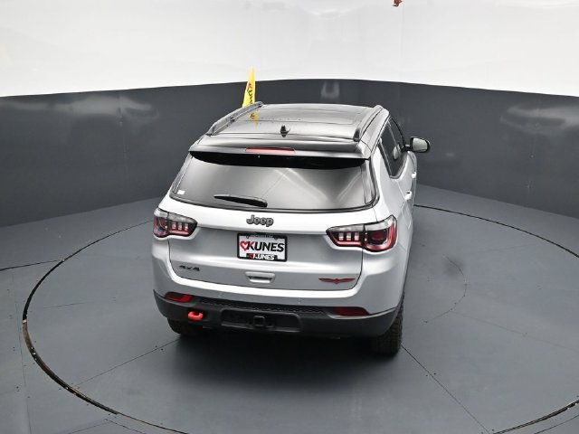 New 2026 Jeep Compass Trailhawk w/ Sun, Sound & Navigation Group AWD/4WD image 37