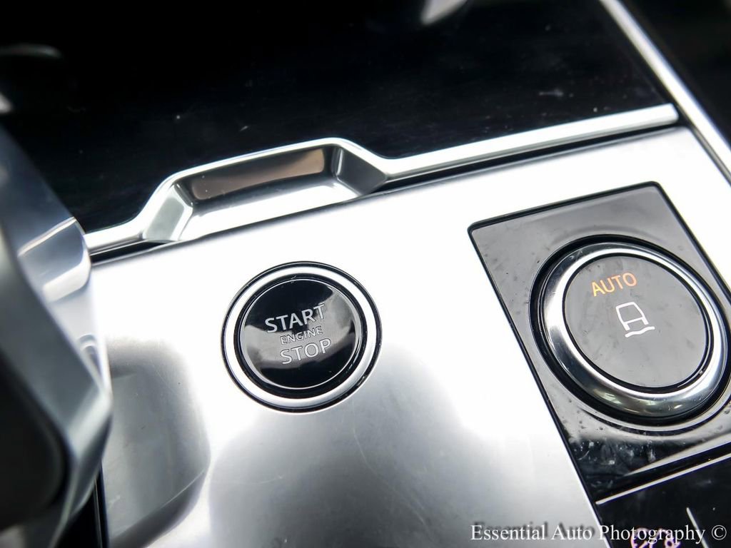 Used 2023 Land Rover Range Rover Long Wheelbase SE image 18