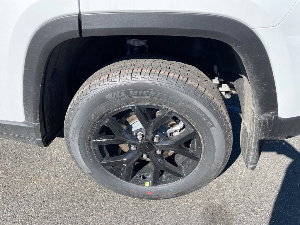 New 2026 Jeep Grand Cherokee Altitude AWD/4WD image 7