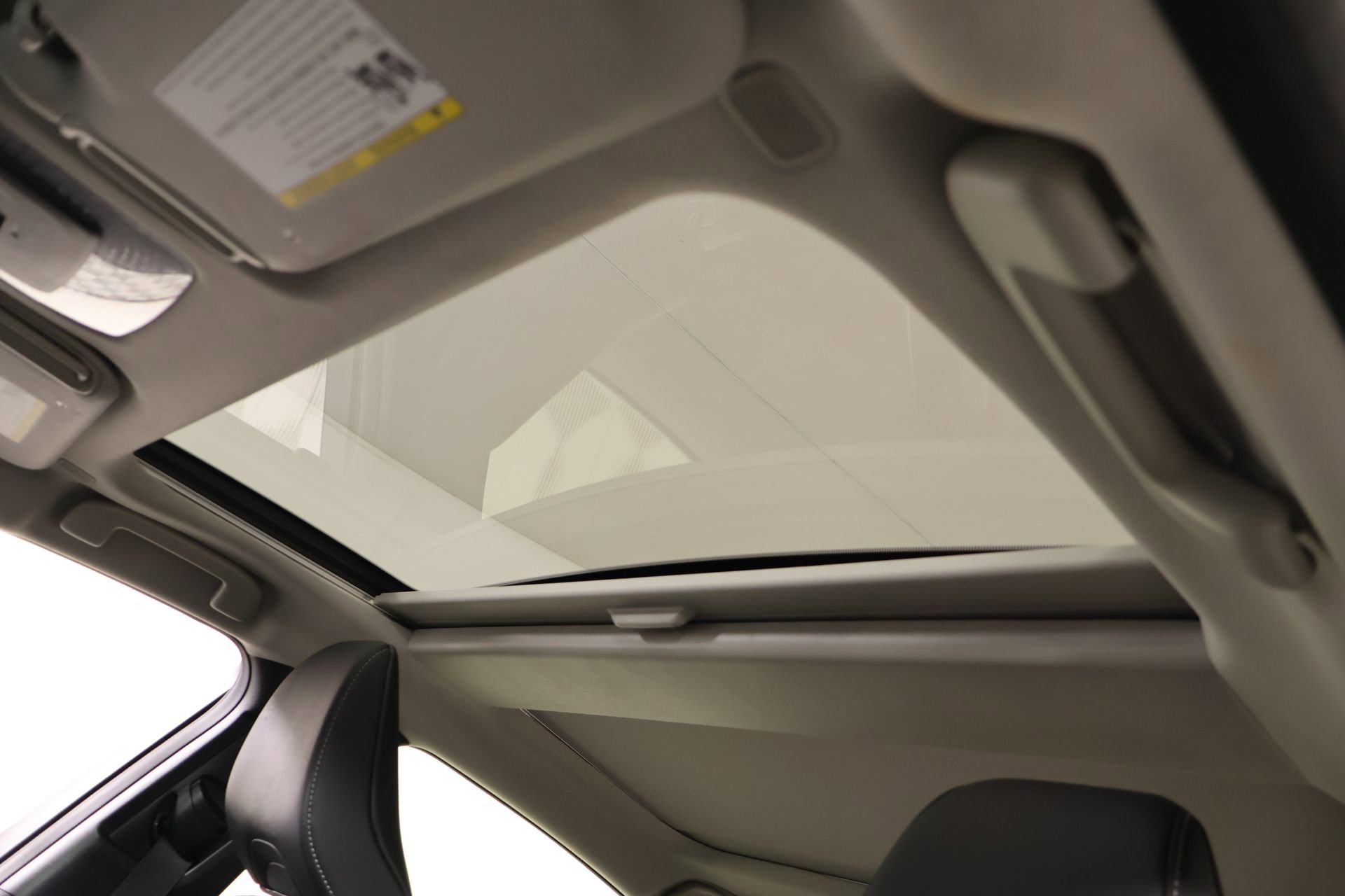 Used 2024 Toyota Prius Limited w/ Limited Premium Package FWD image 15