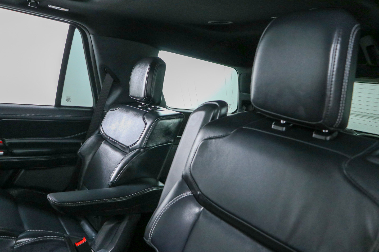 Used 2025 Ford Expedition Platinum w/ Stealth Appearance Package AWD/4WD image 26
