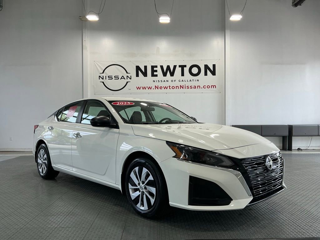 Used 2025 Nissan Altima 2.5 S FWD image 25