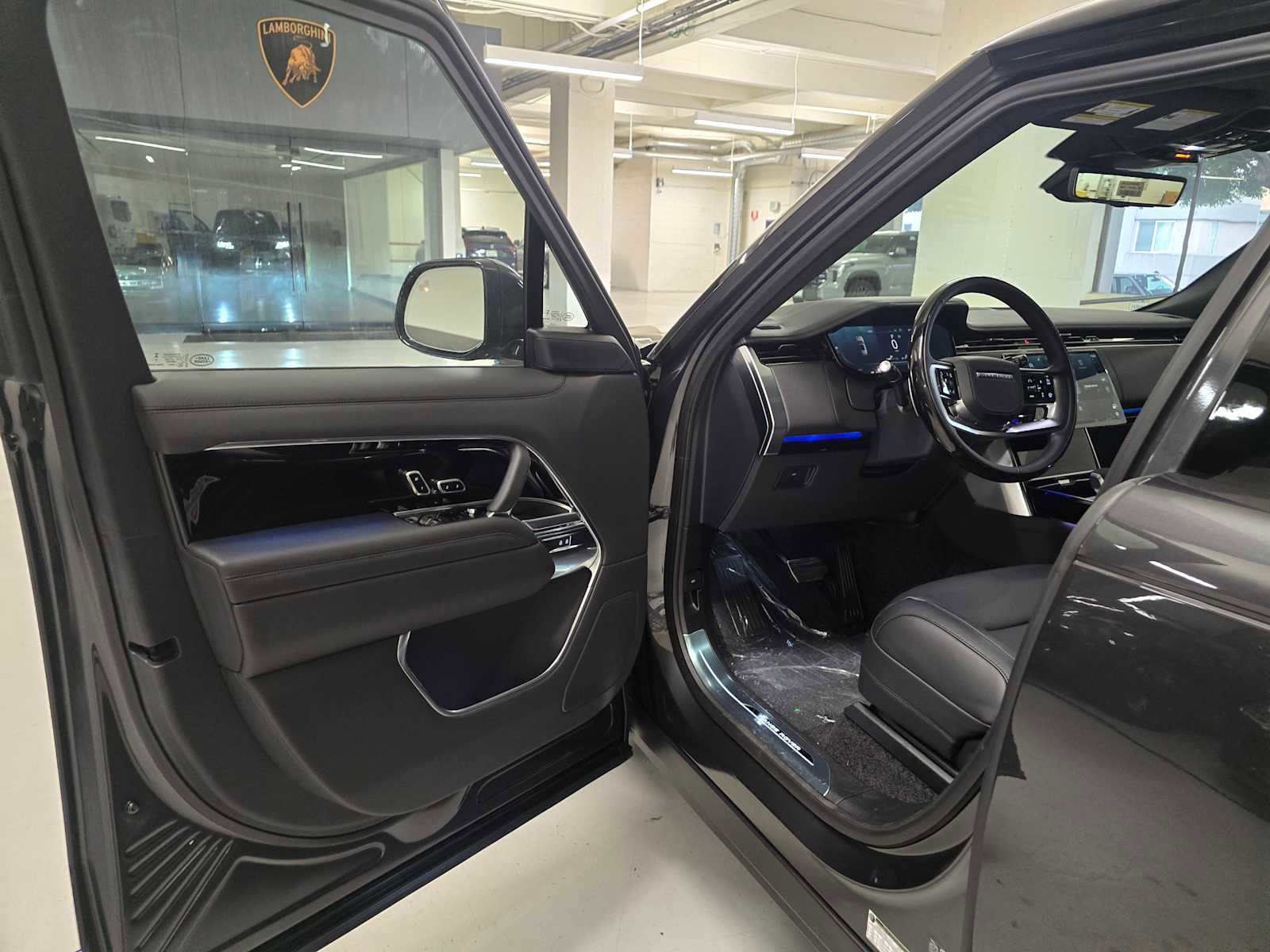 New 2026 Land Rover Range Rover SE image 21