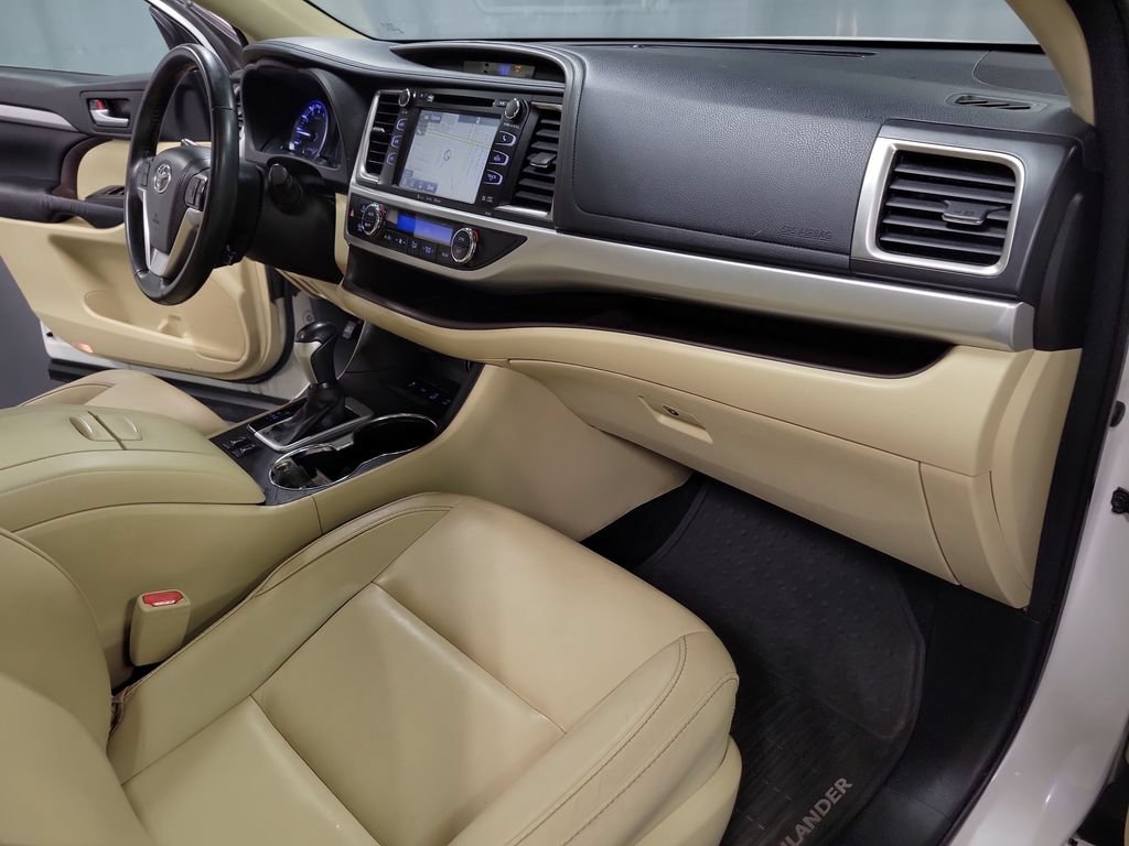 Used 2016 Toyota Highlander XLE AWD/4WD image 33