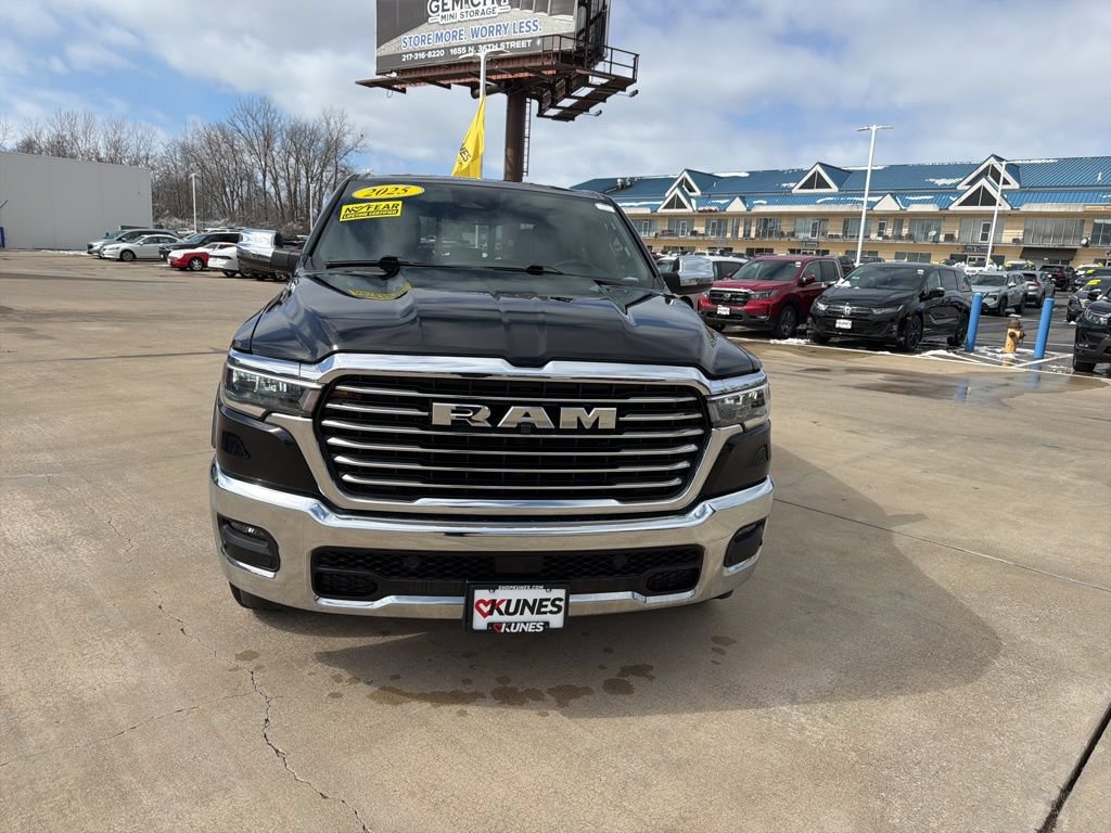Used 2025 RAM 1500 Laramie AWD/4WD image 4