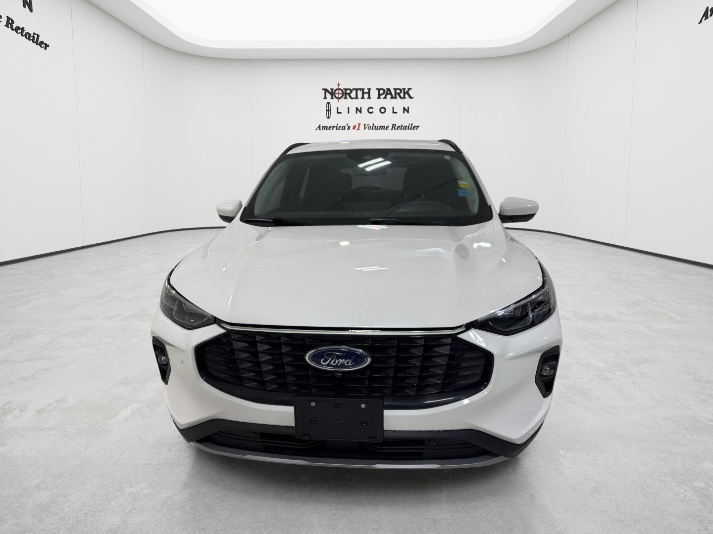Used 2025 Ford Escape Platinum w/ Premium Technology Package AWD/4WD image 8