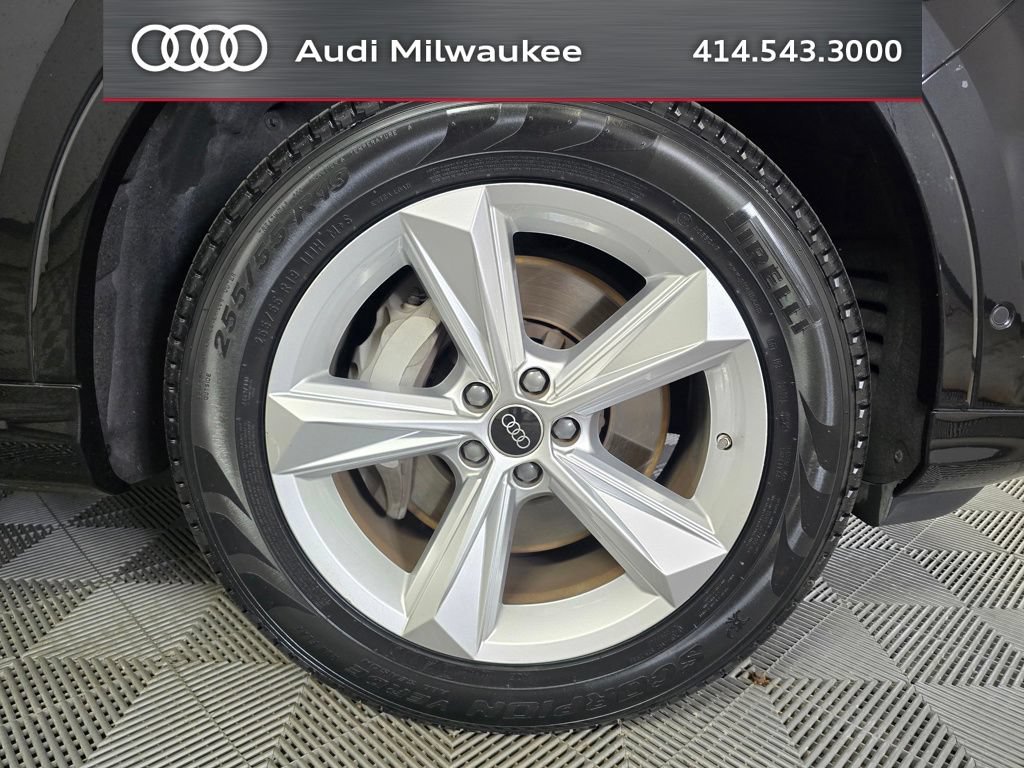 Used 2023 Audi Q7 2.0T Premium w/ Convenience Package AWD/4WD image 2