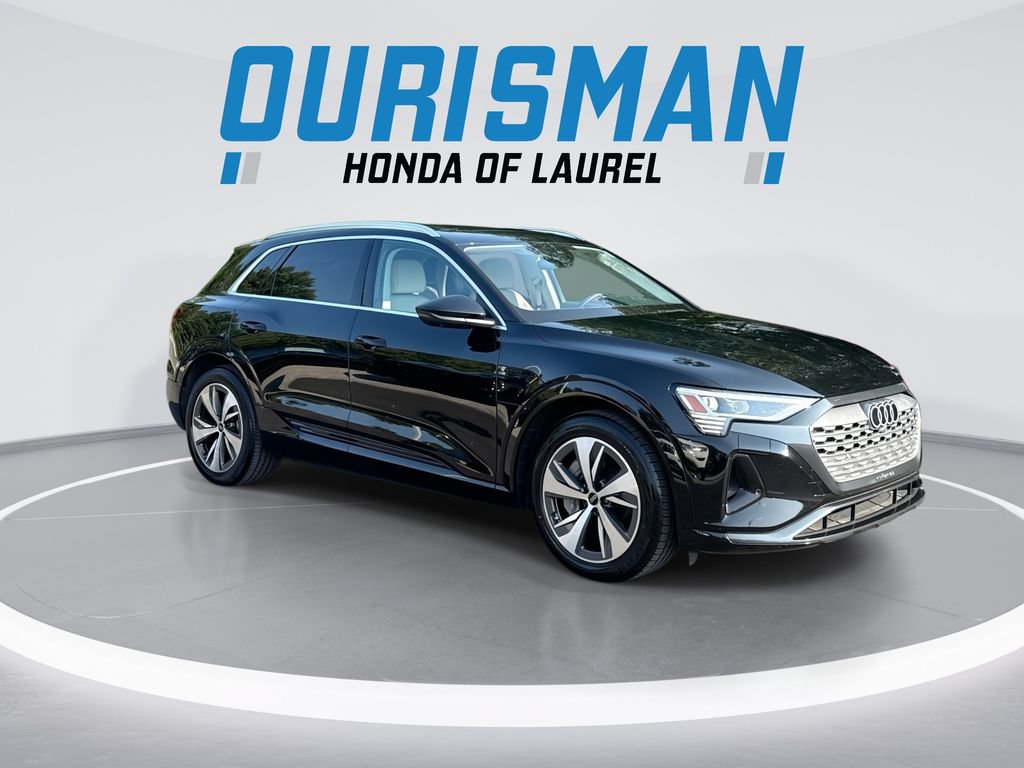 Used 2024 Audi Q8 e-tron Premium Plus AWD/4WD image 2