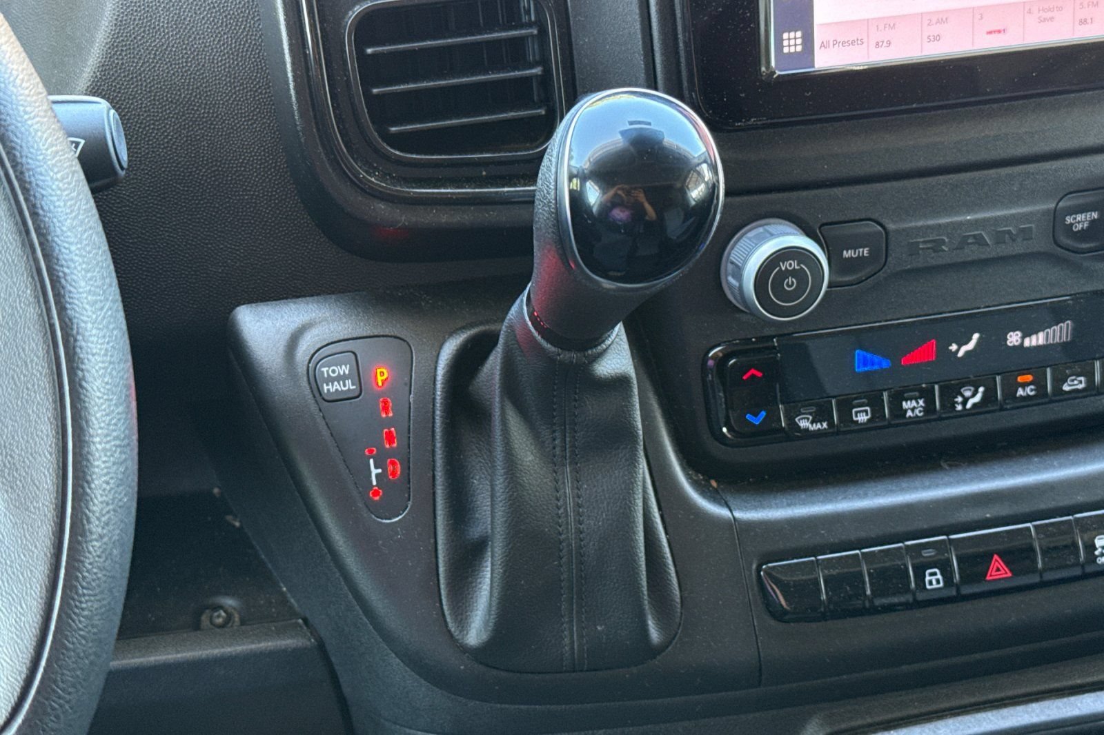 Used 2025 RAM ProMaster 2500 w/ Convenience Group FWD image 29