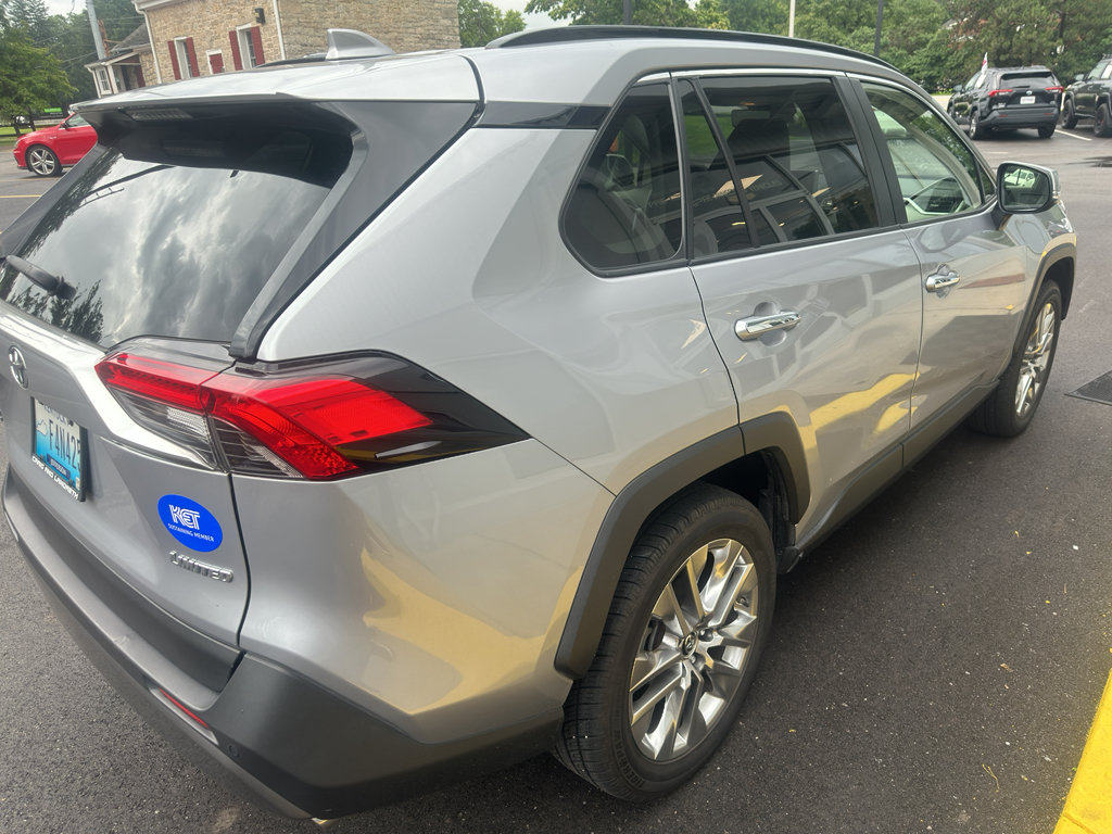 Used 2019 Toyota RAV4 Limited w/ Advanced Technology Package FWD image 3