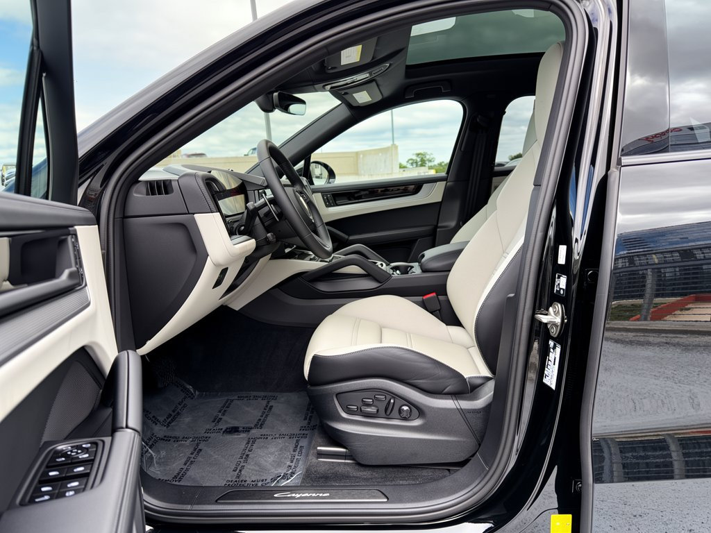 New 2026 Porsche Cayenne E-Hybrid Coupe AWD/4WD image 5