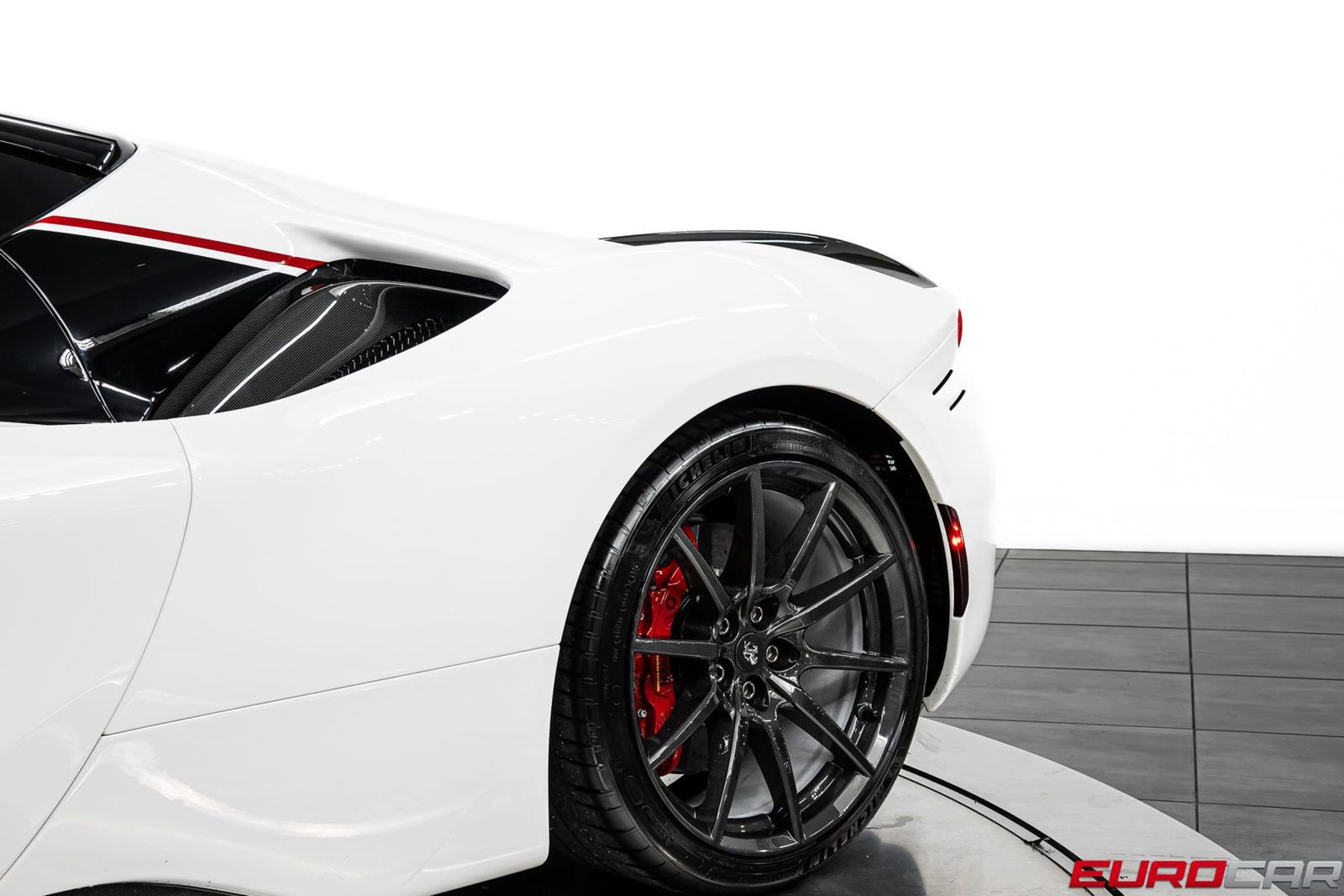 Used 2021 Ferrari SF90 Stradale AWD/4WD image 22
