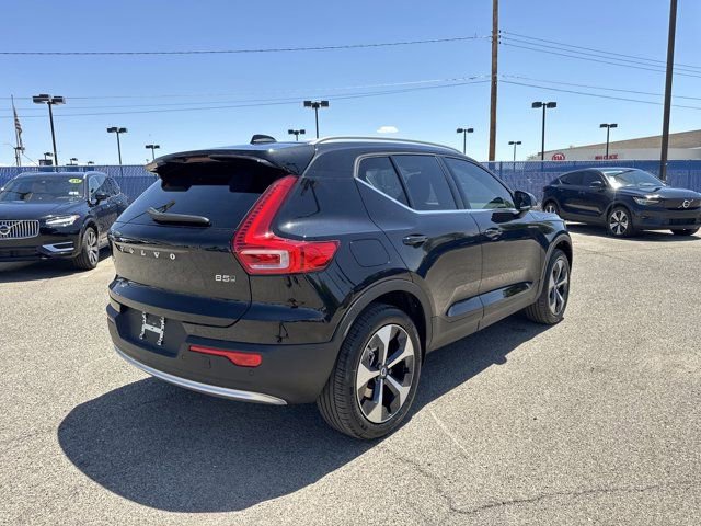 New 2025 Volvo XC40 B5 Core w/ Protection Package Premier image 5
