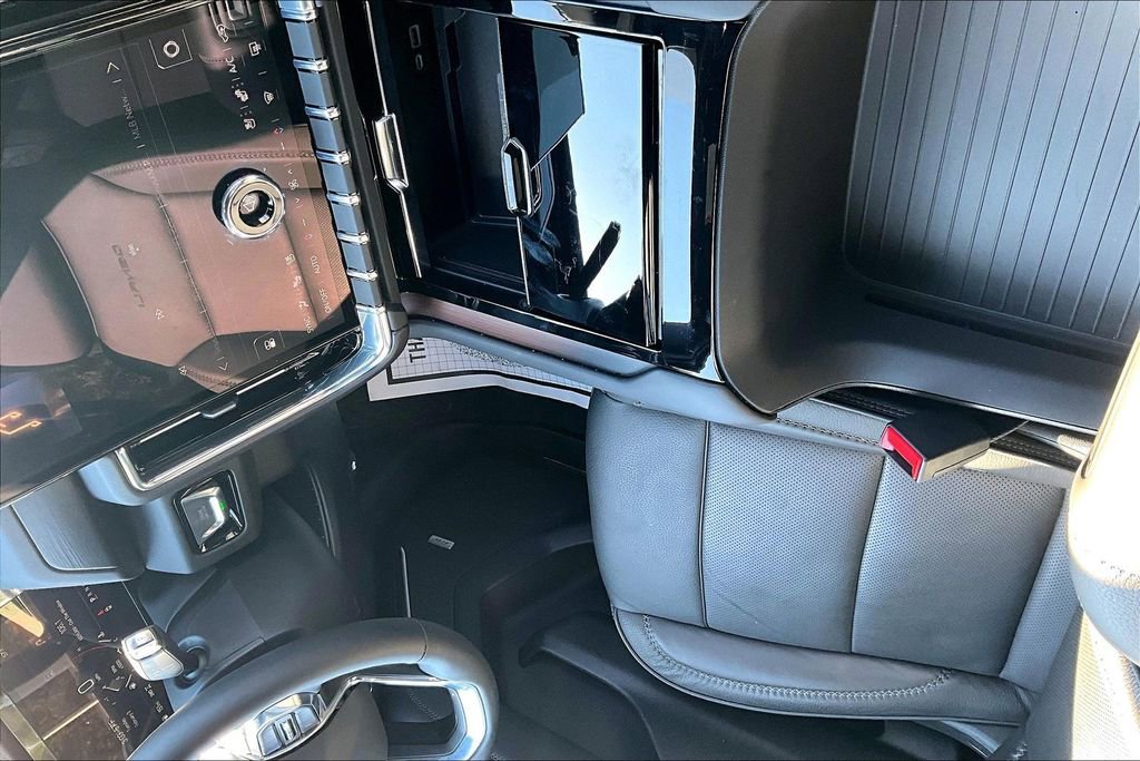 Used 2025 GMC Yukon Denali image 18