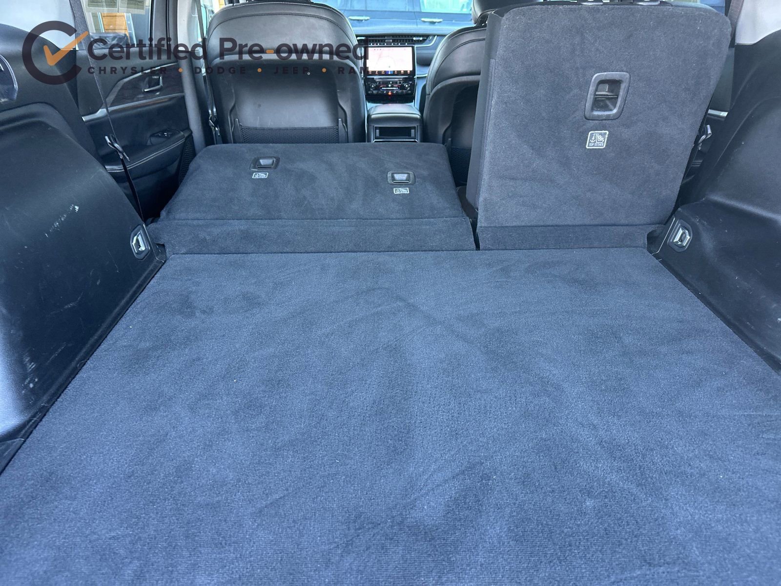 Used 2023 Jeep Grand Cherokee Limited image 16