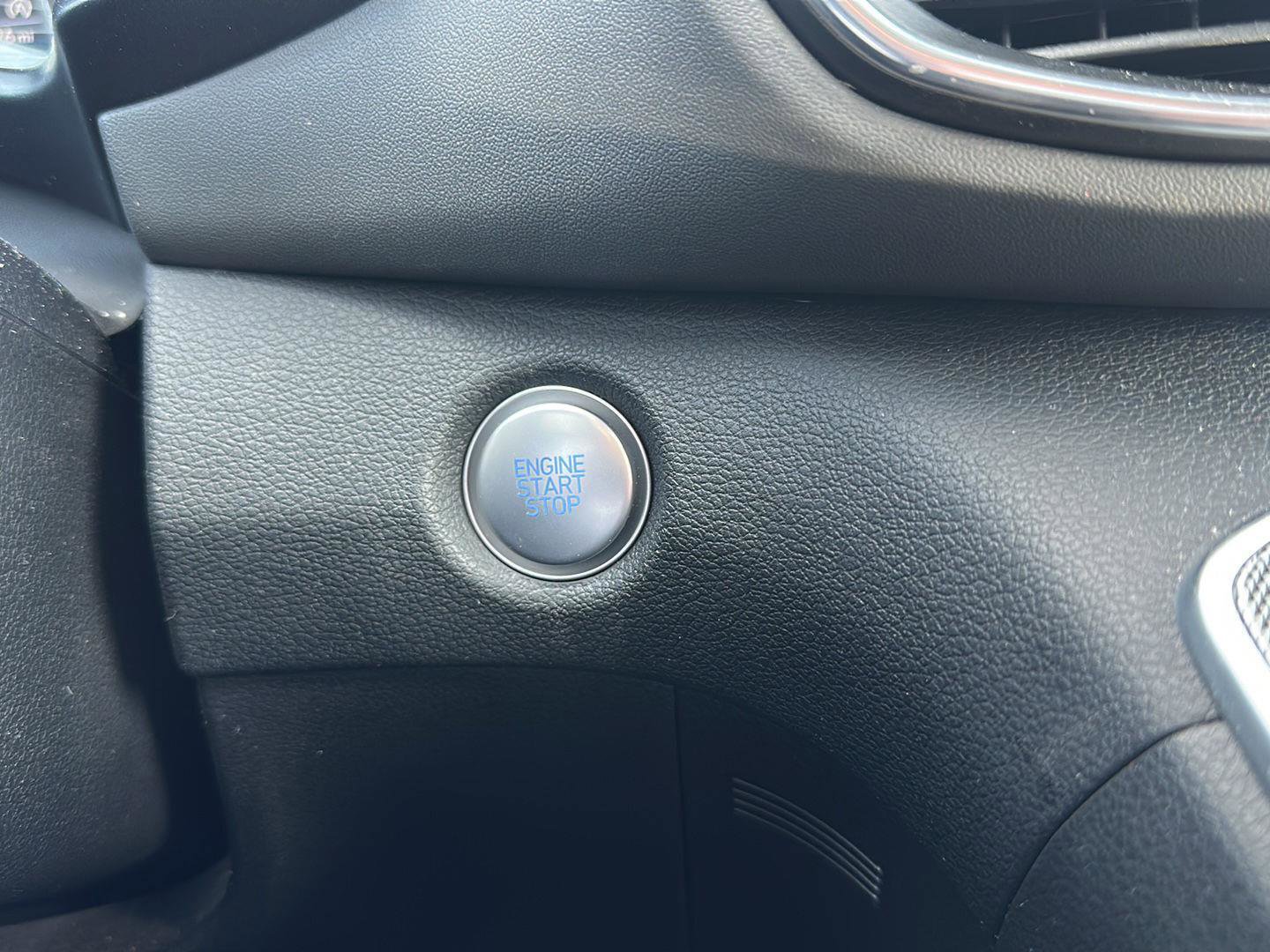 Used 2022 Hyundai Santa Fe SEL image 21