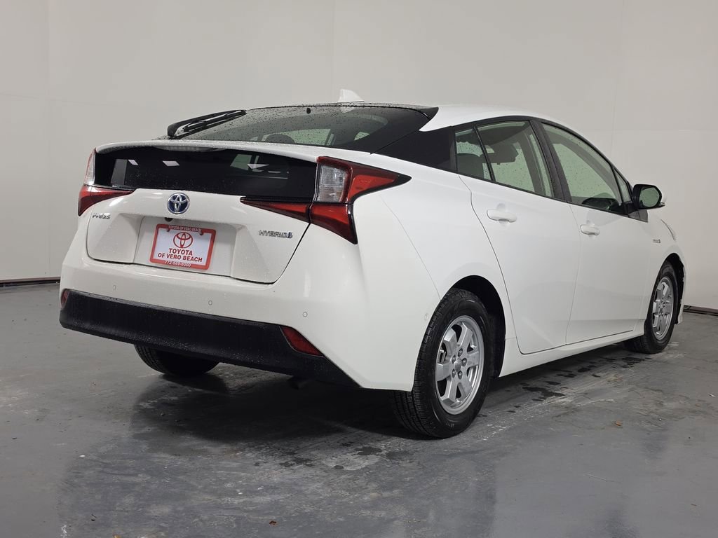 Used 2021 Toyota Prius LE FWD image 6