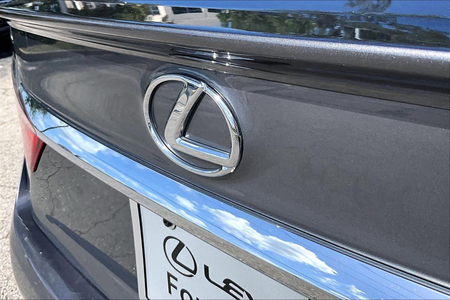 Used 2015 Lexus ES 350 w/ Premium Package FWD image 30