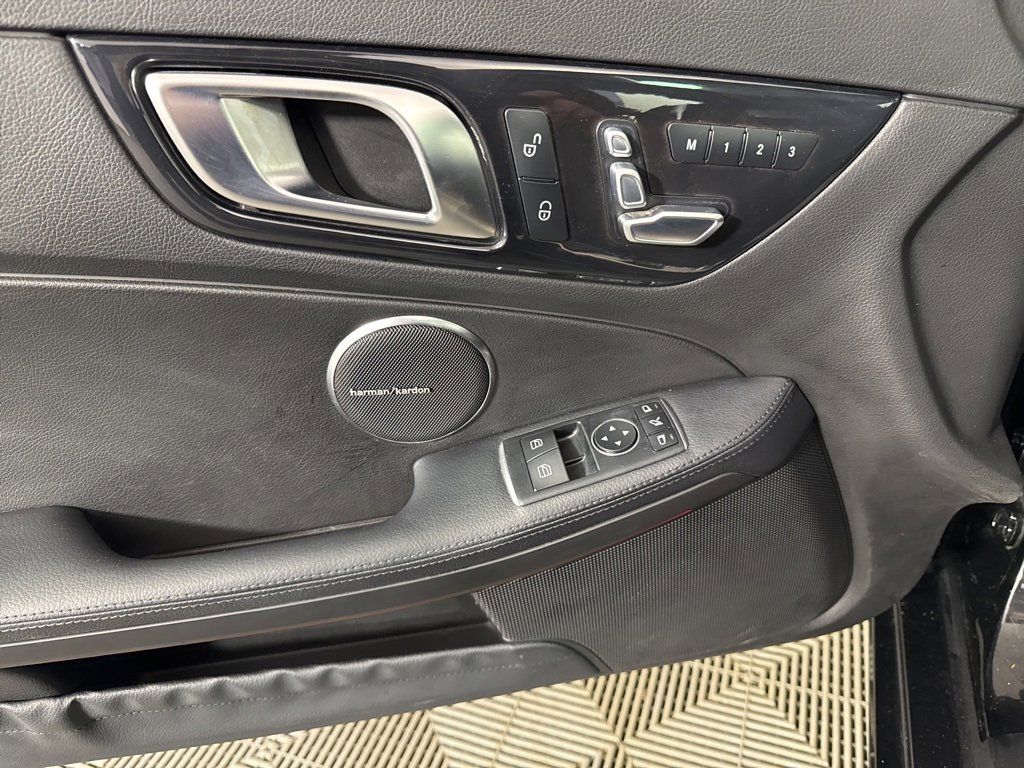 Used 2020 Mercedes-Benz SLC 300 image 25
